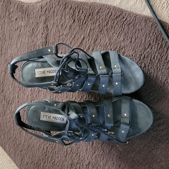 Steve Madden platforms heels - Picture 2 of 4